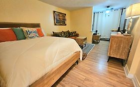 Oceanfront Escape With Balcony And Heated Salt Water Pool Sleeps 4